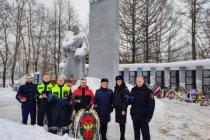 сотрудники полиции почтили память воинов-героев